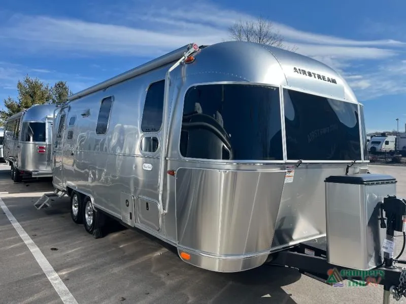 2026 Airstream Flying Cloud 25FB - Photo 2