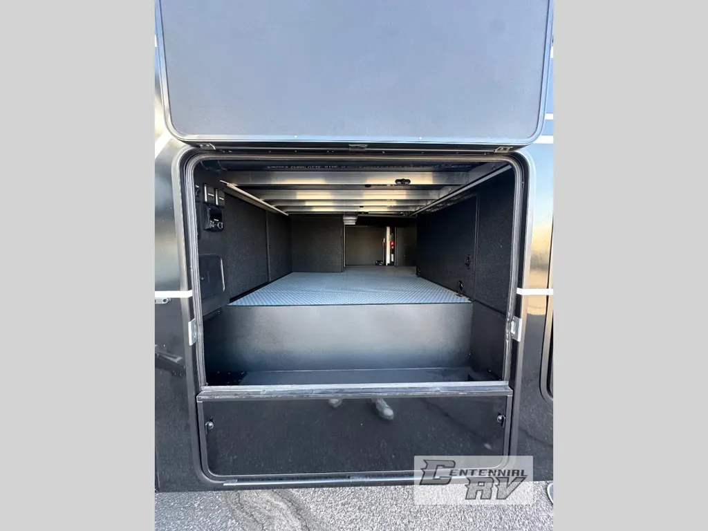 2026 Brinkley Model G 3950, Photos photo 6