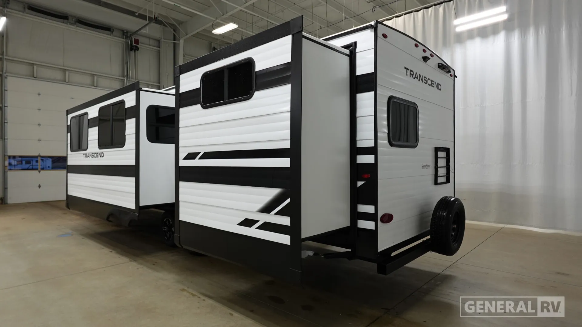 2026 Grand Design Transcend 325BHT - Photo 4