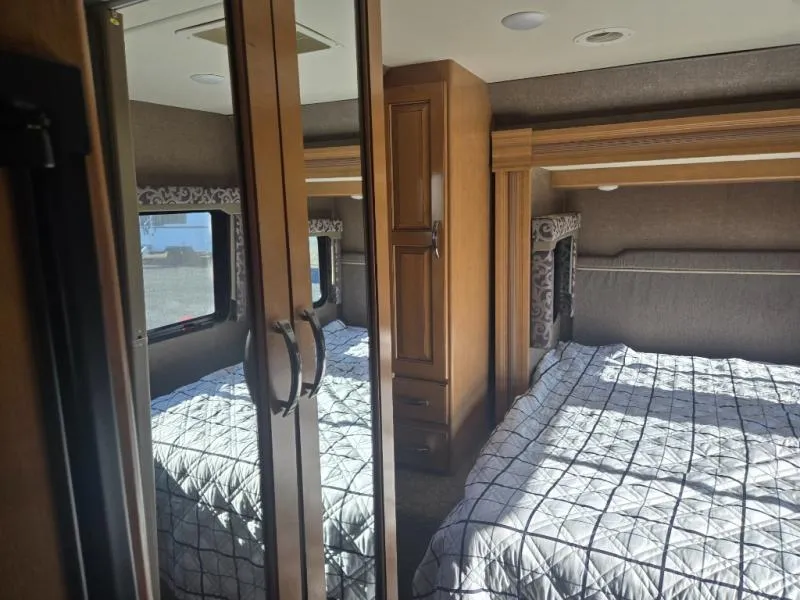 2017 Thor Motor Coach Four Winds 24HL - Photo 3