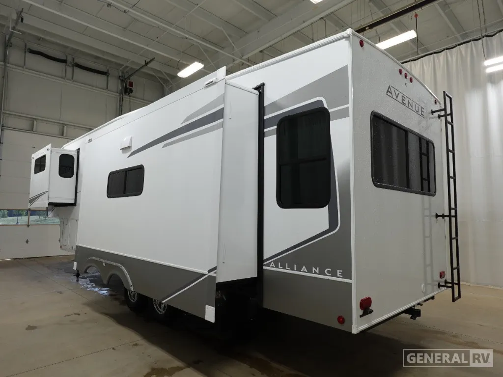 2025 Alliance RV Avenue 32RLS - Photo 4