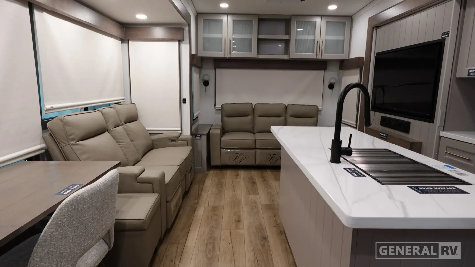 2026 Alliance RV Paradigm 310RL - Photo 3