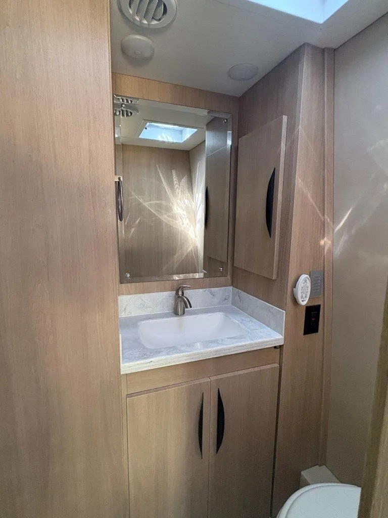 2025 Chinook RV Summit SS, Photos photo 17