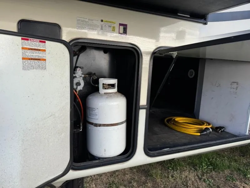 2015 Keystone RV Montana Used    3611 RL - Photo 4