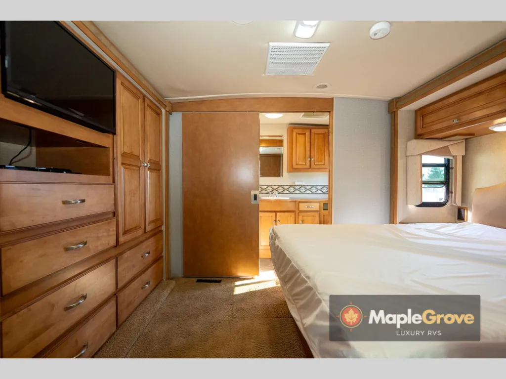 2014 Winnebago Vista 35B, Photos photo 52