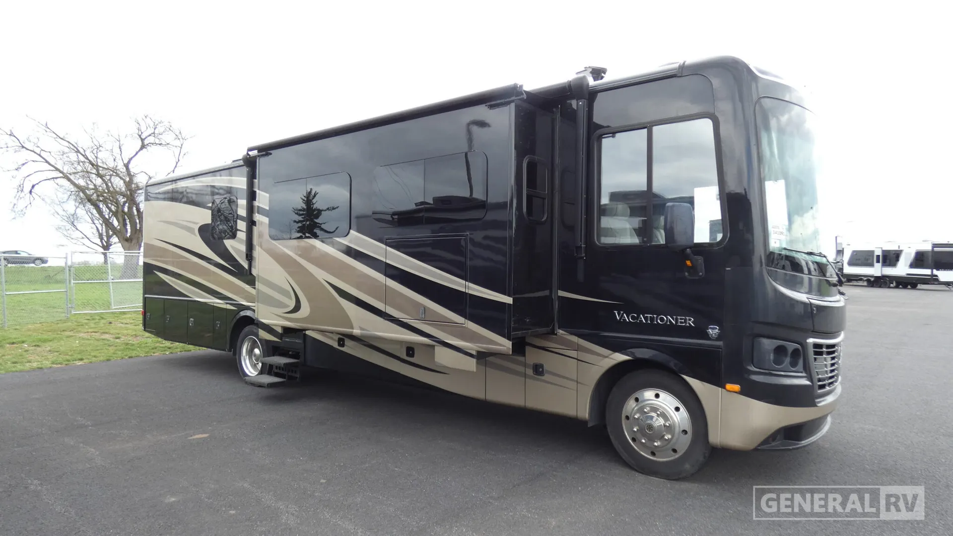 2015 Holiday Rambler Vacationer 36DBT - Photo 2