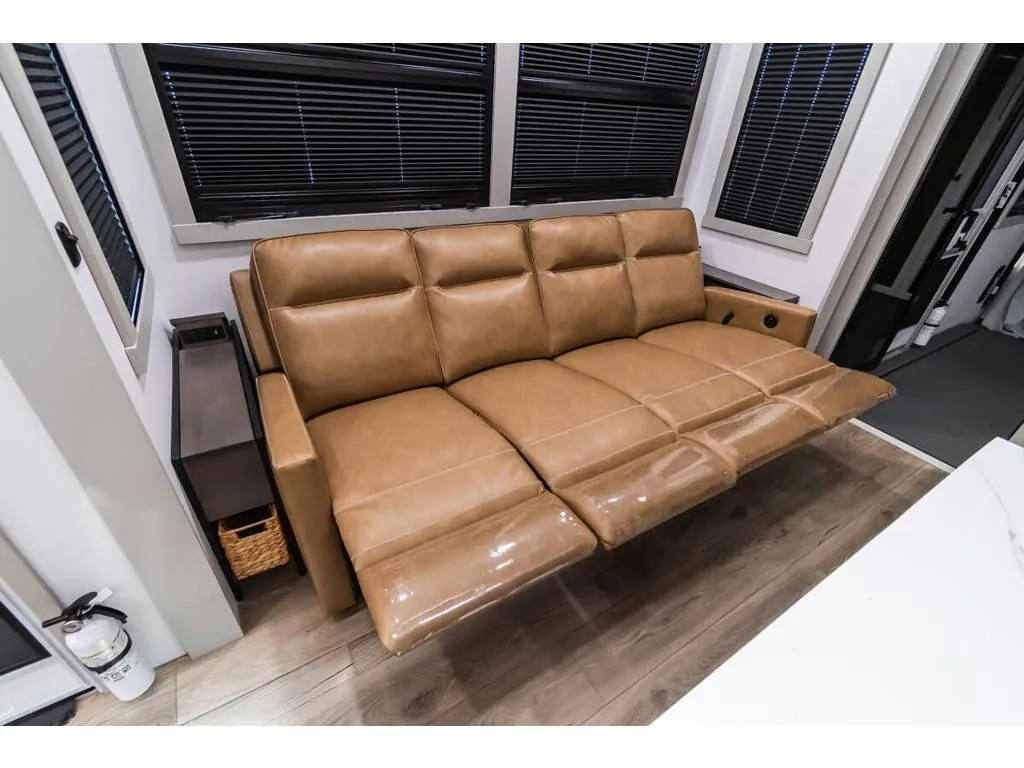 2025 Brinkley Model G 3500, Photos photo 8