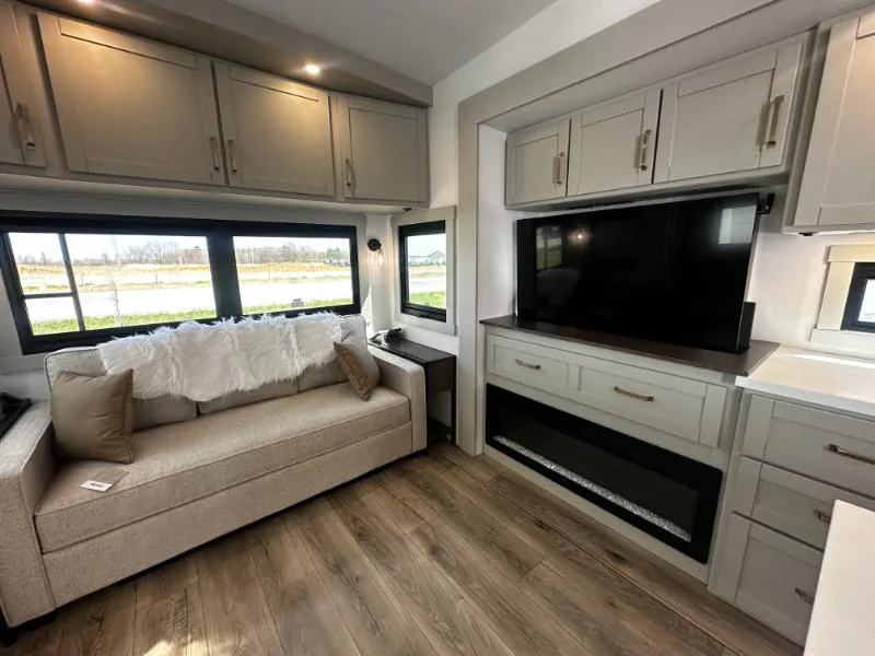 2026 Brinkley Model Z 3600, Photos photo 9