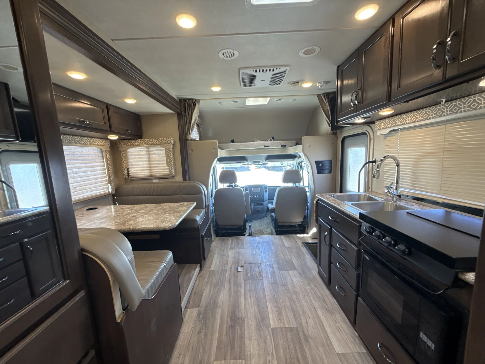 2018 Thor Motor Coach Freedom Elite 24FE — living area main