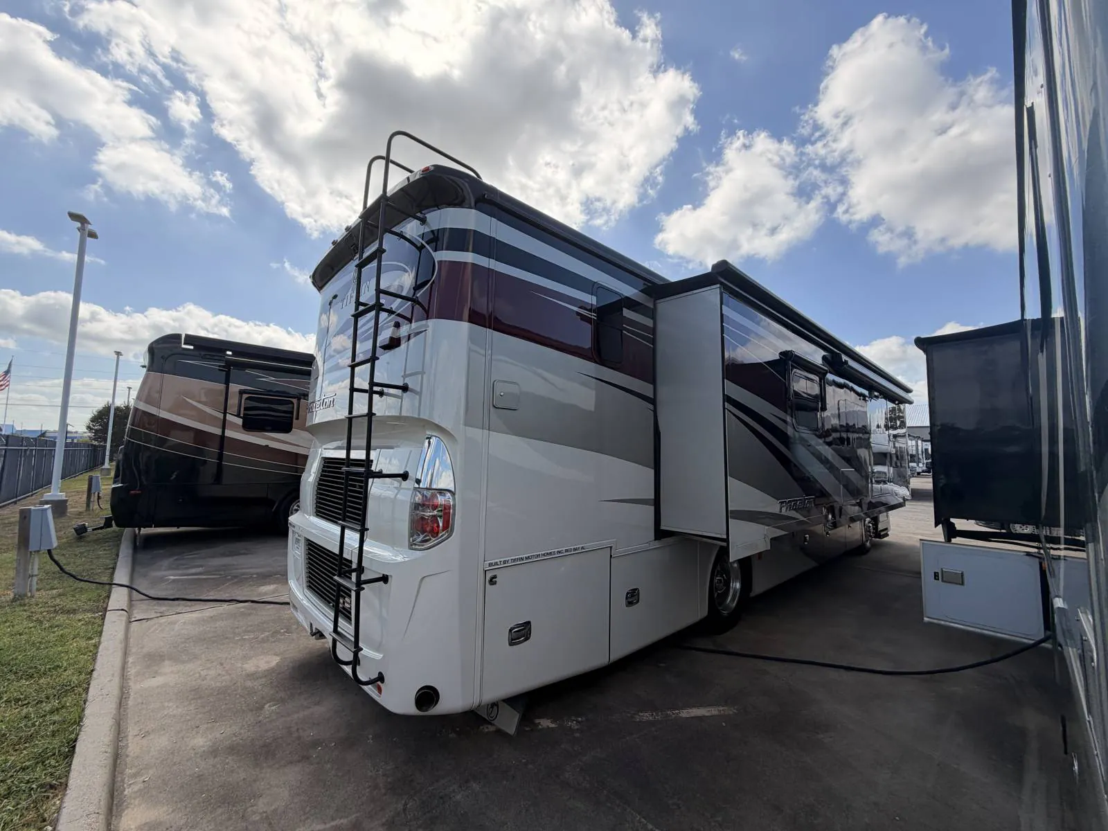 2018 Tiffin Phaeton 37 BH - Photo 4