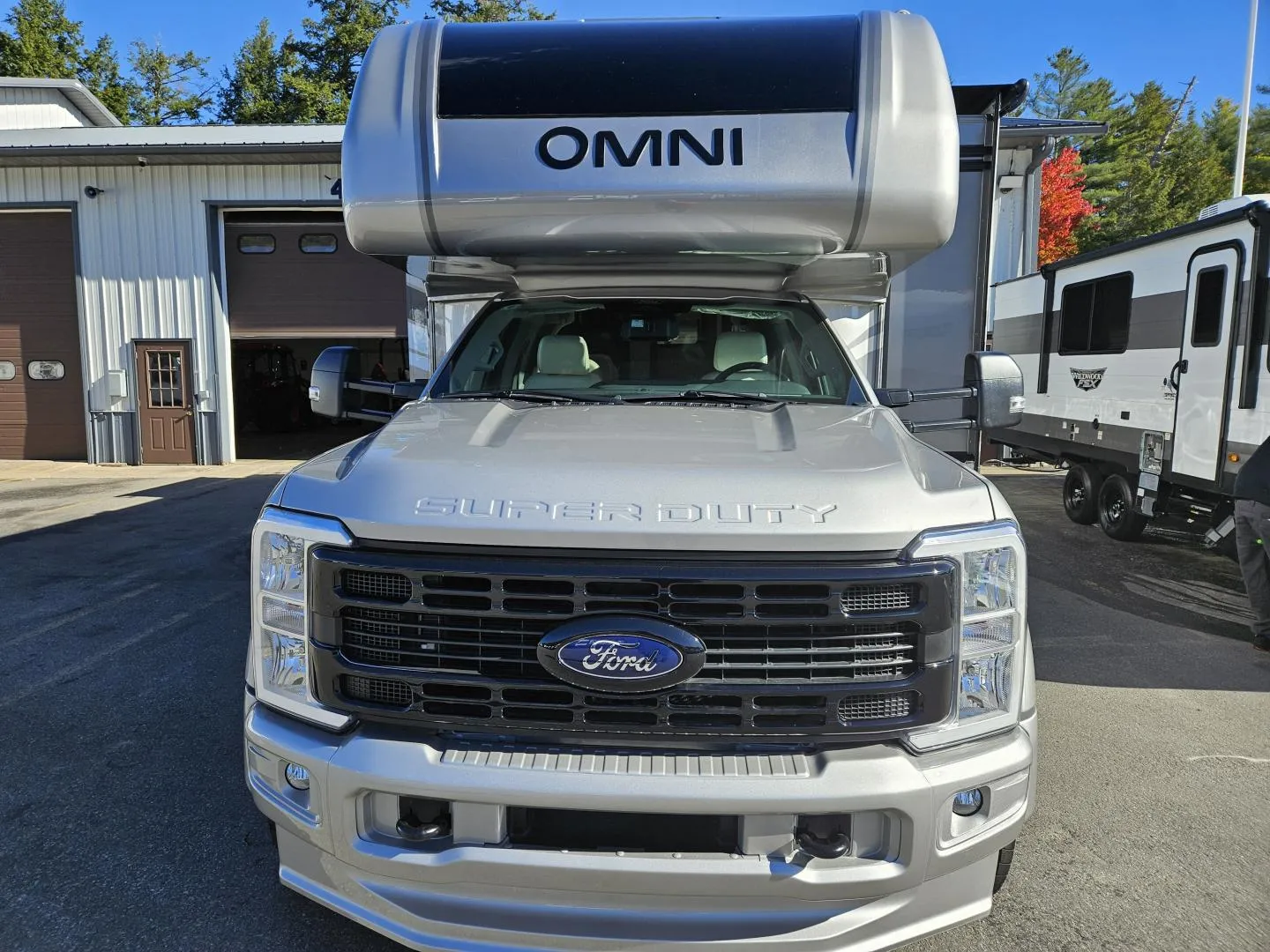 2025 Thor Motor Coach Omni XG32 - Photo 3