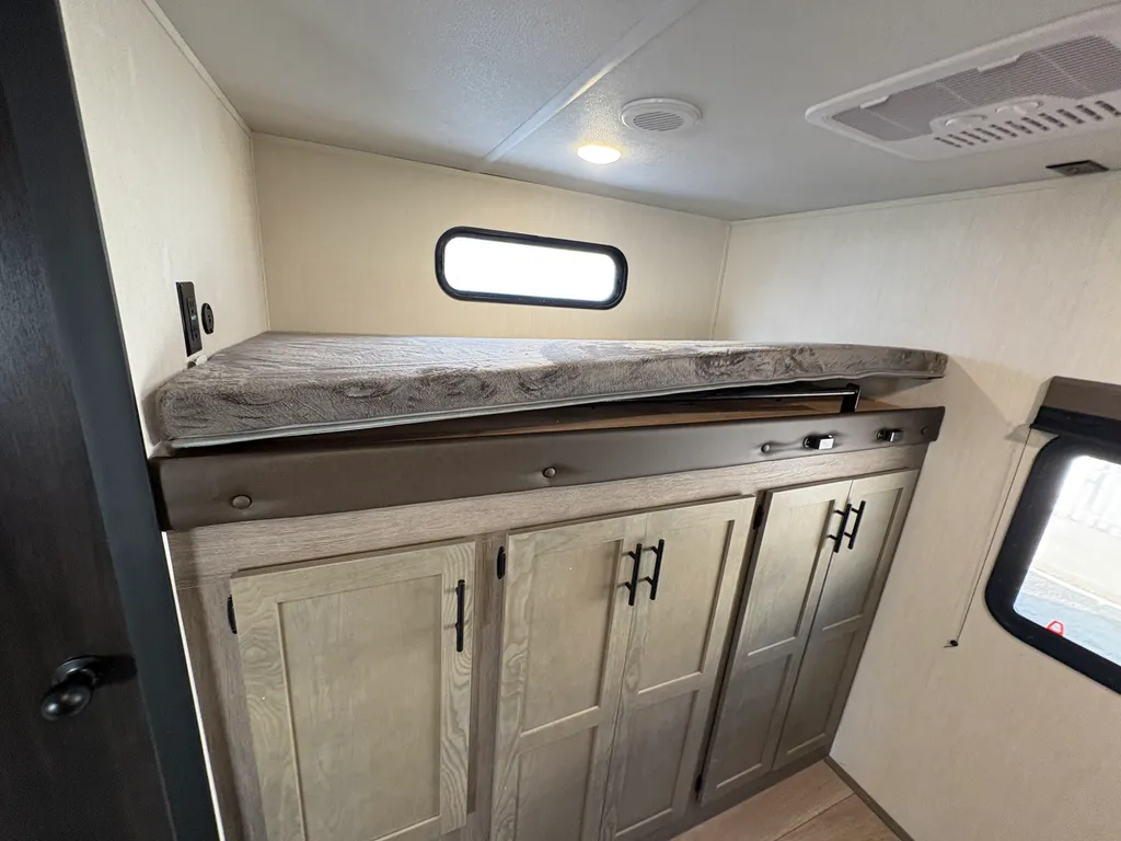 2026 Forest River Cherokee Alpha Wolf 33BH, Photos photo 11