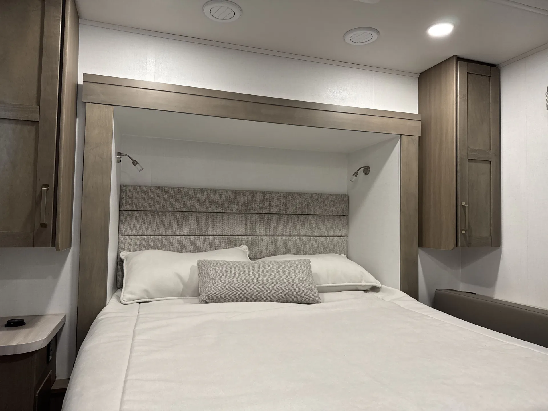 2027 Jayco Greyhawk 30Z — bedroom