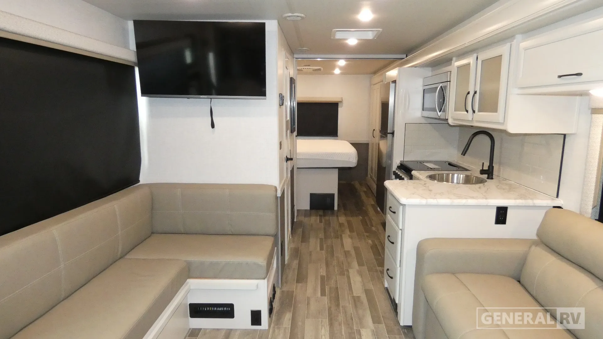 2025 Holiday Rambler Admiral 29M - Photo 3