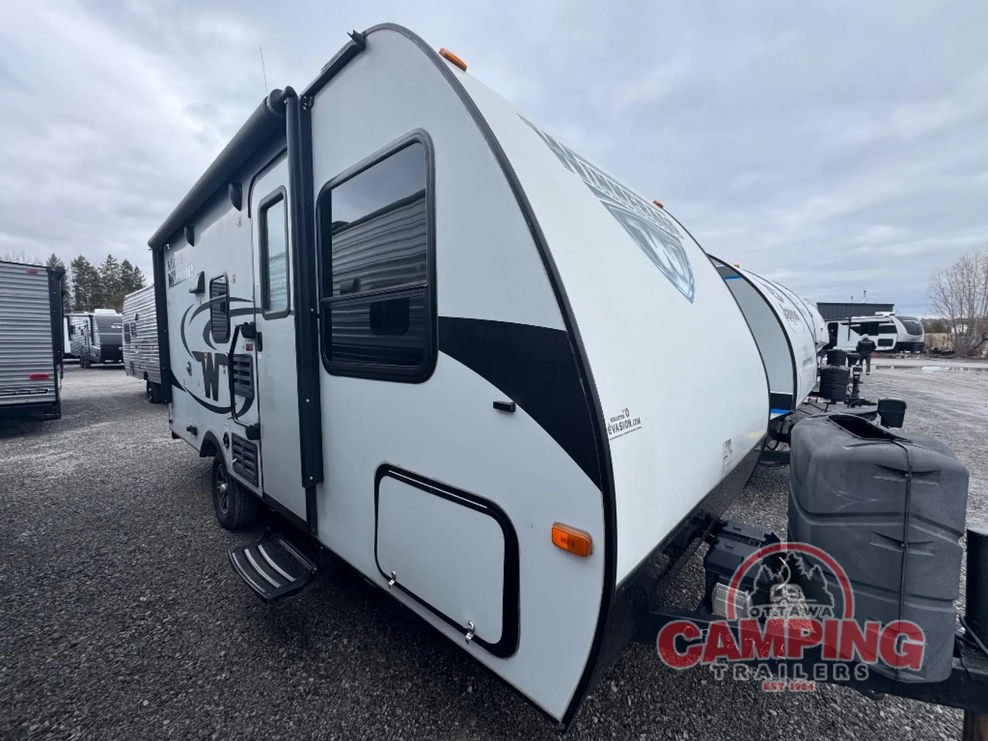 2017 Winnebago Micro Minnie 1700BH - Photo 3
