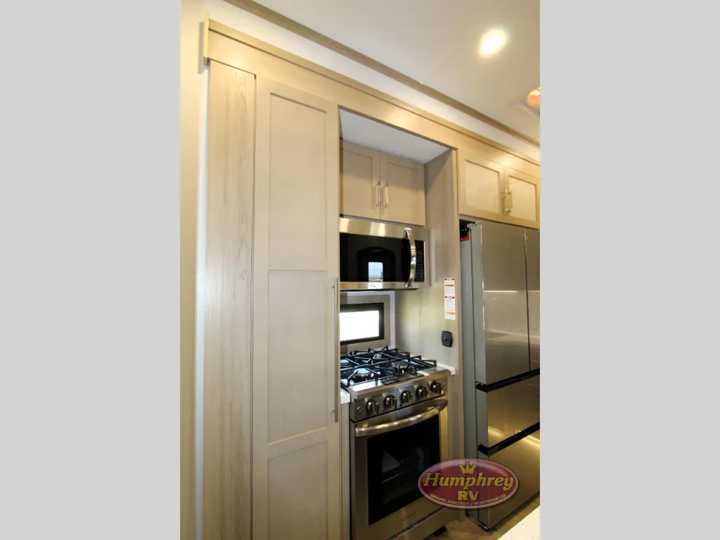2025 Keystone Raptor 415, Photos photo 18