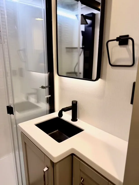 2026 Brinkley Model Z 3610, Bathroom photo 3