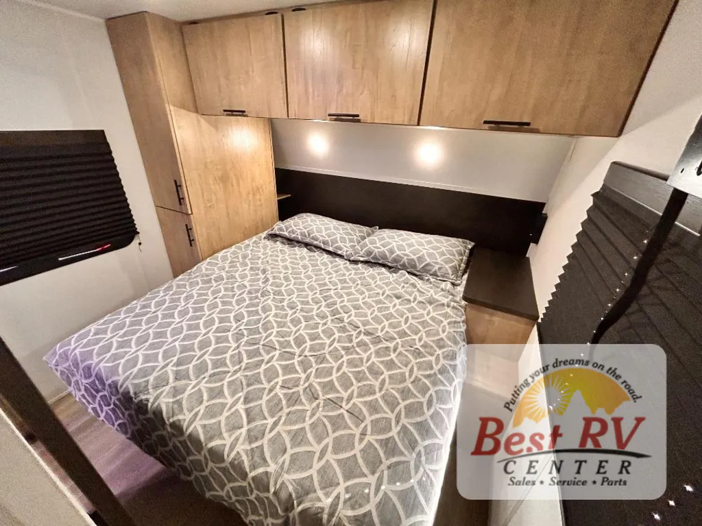 2027 Forest River Cherokee Grey Wolf 26KF, Photos photo 6