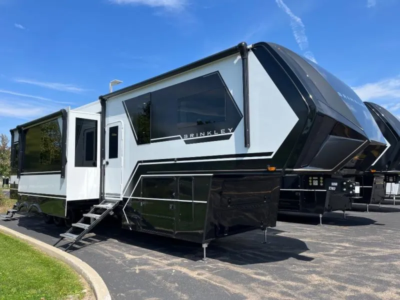2026 Brinkley Model G 3970 - Photo 2
