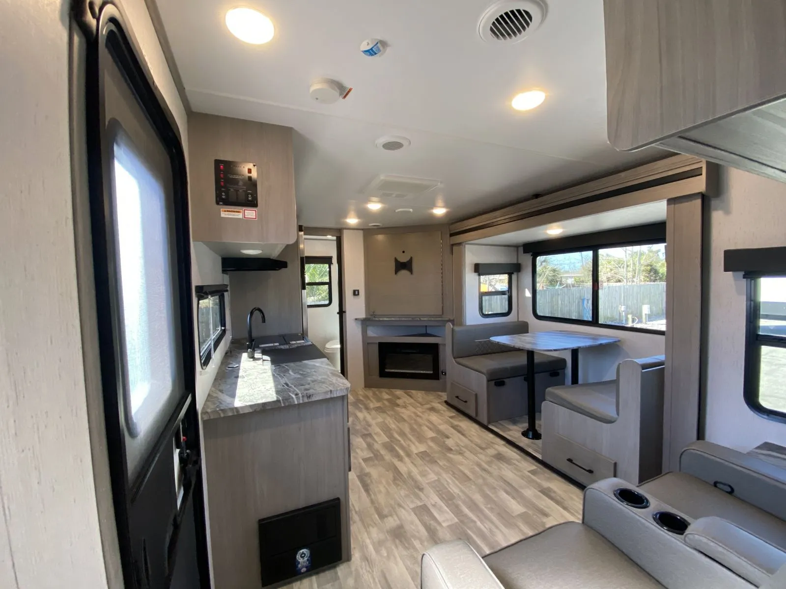 2022 Dutchmen Kodiak 242RBLS - Photo 4