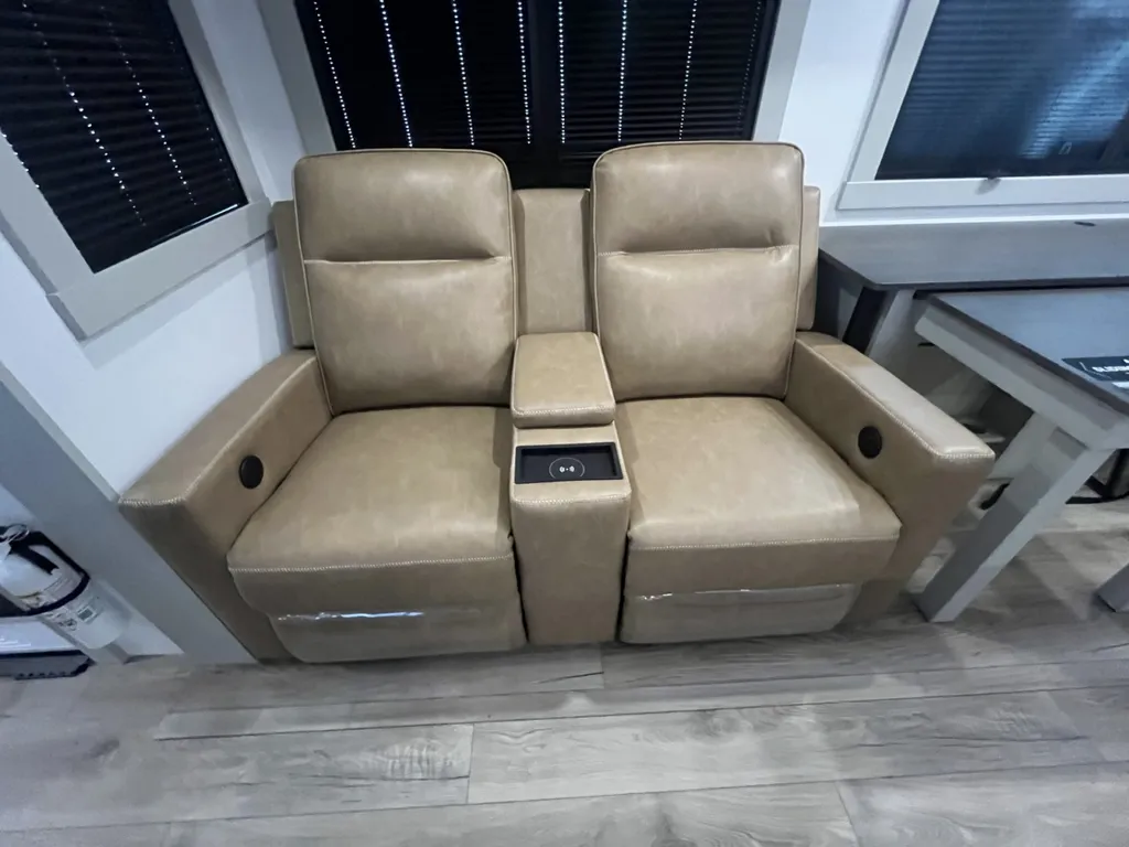 2026 Brinkley Model Z 3420, Photos photo 7