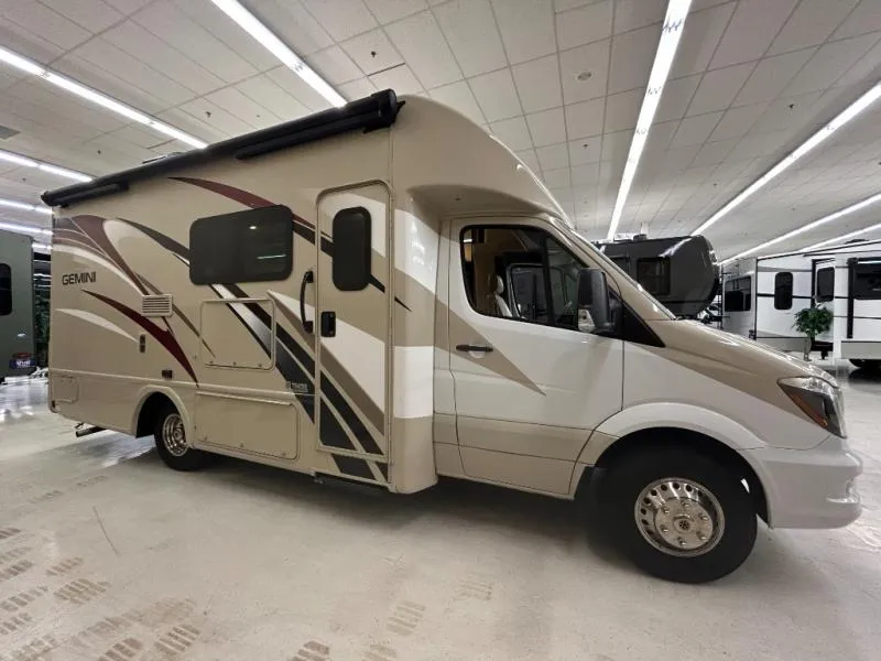 2019 Thor Motor Coach Gemini 24TF - Main photo
