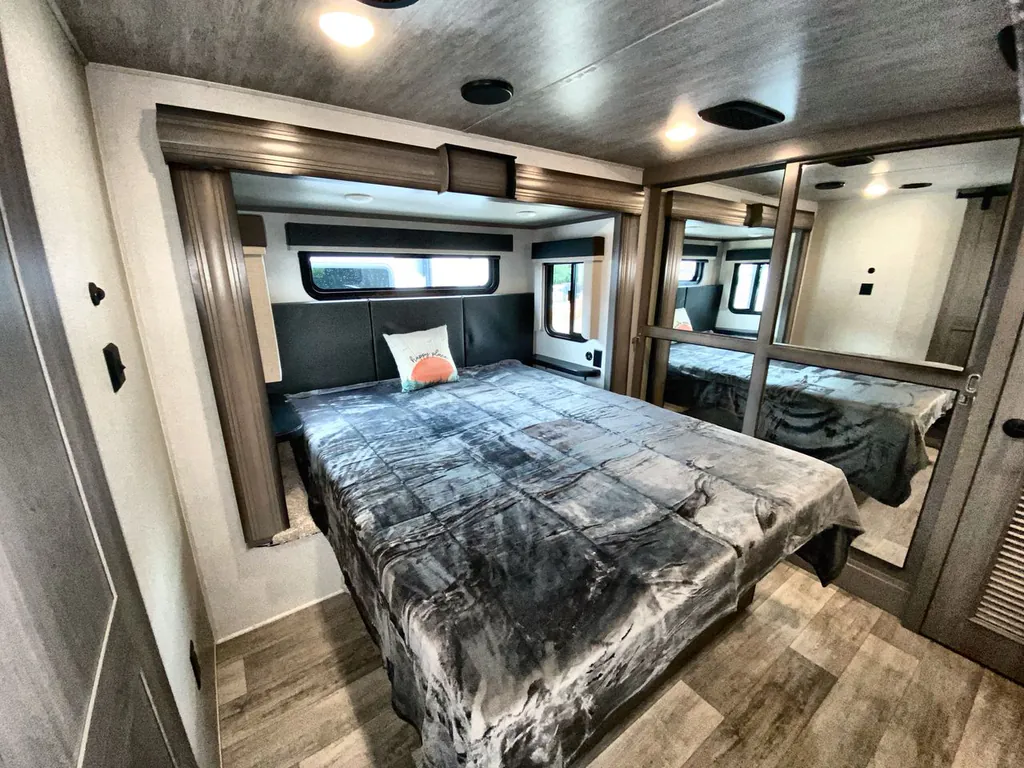 2021 Keystone Montana 3231CK, Photos photo 11
