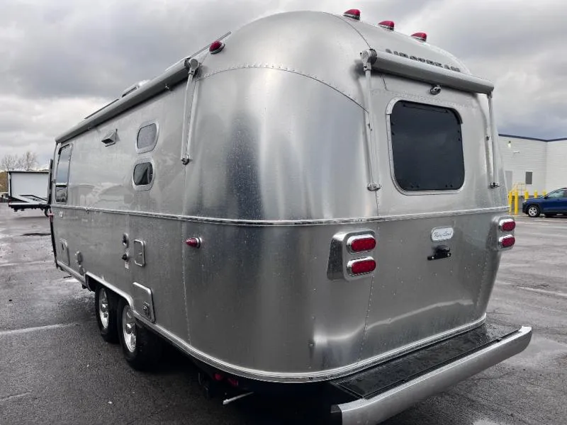 2026 Airstream Flying Cloud 23FB - Photo 4