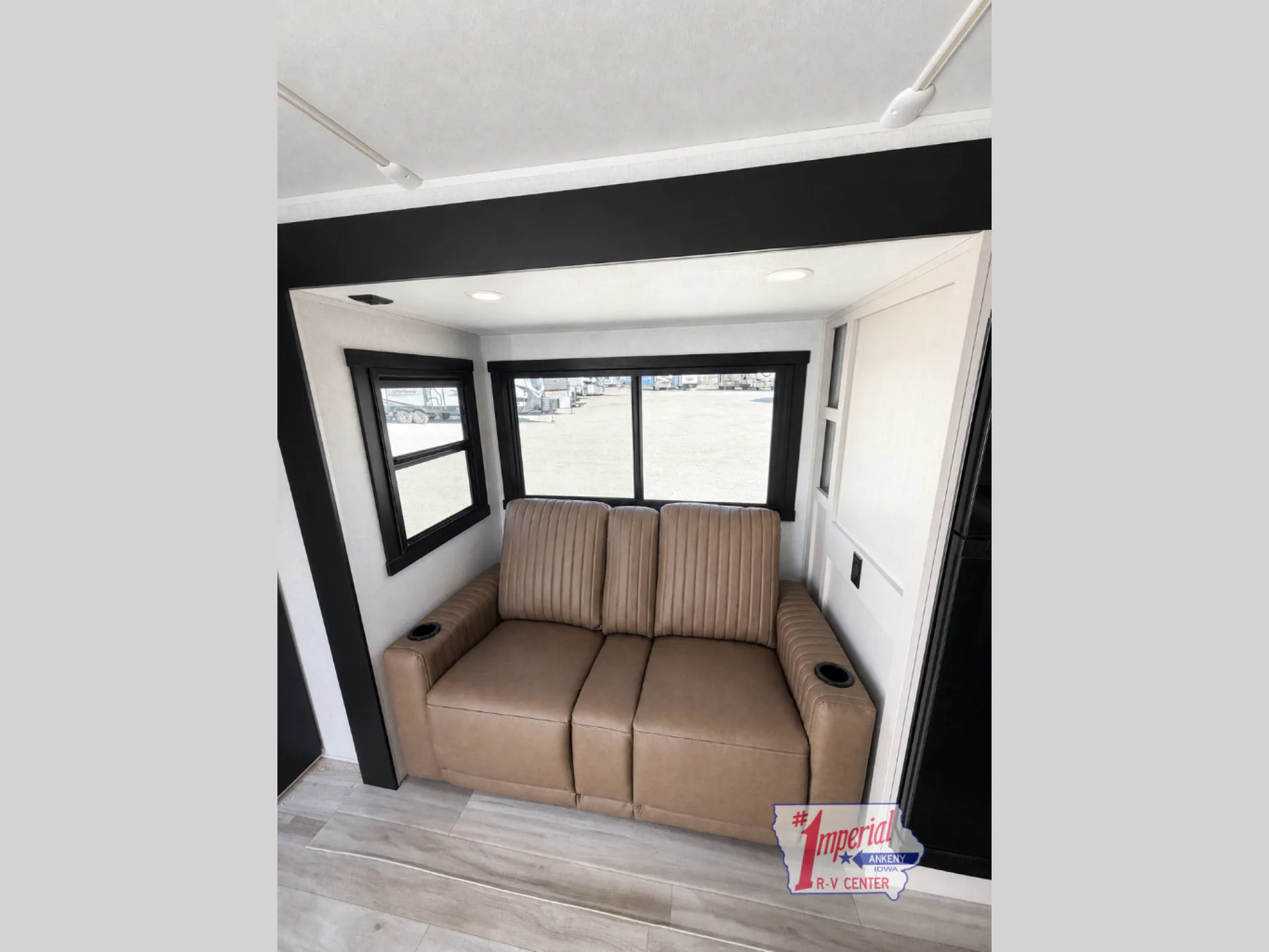 2026 Forest River Wildwood Heritage Glen 265BSRB — Photo 7