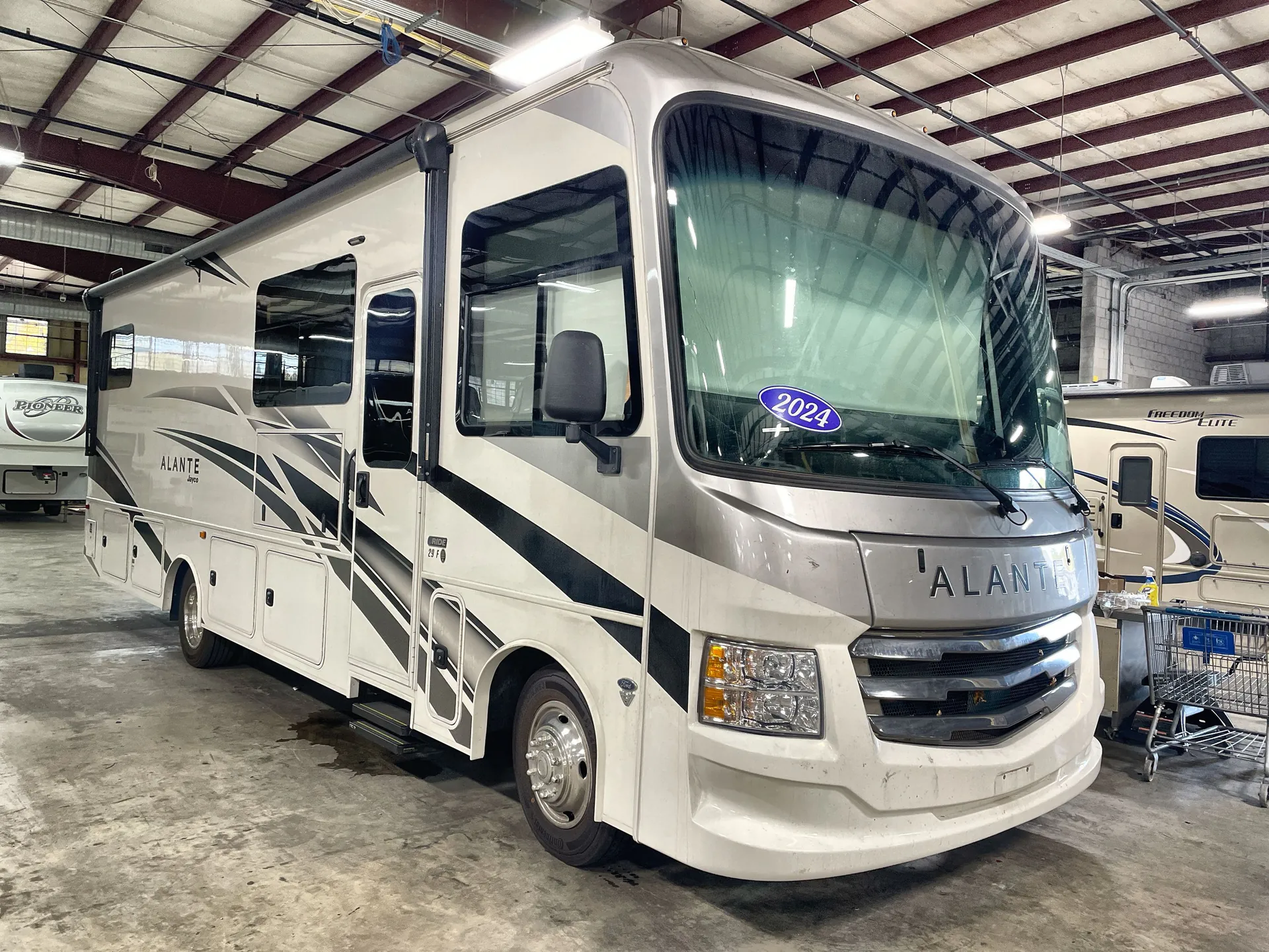 2024 Jayco Alante 29F - Photo 2