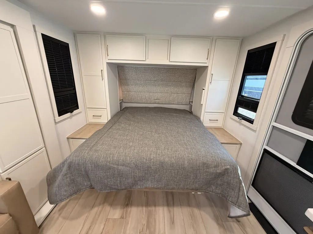 2026 Brinkley Model Ix 20X, Photos photo 23