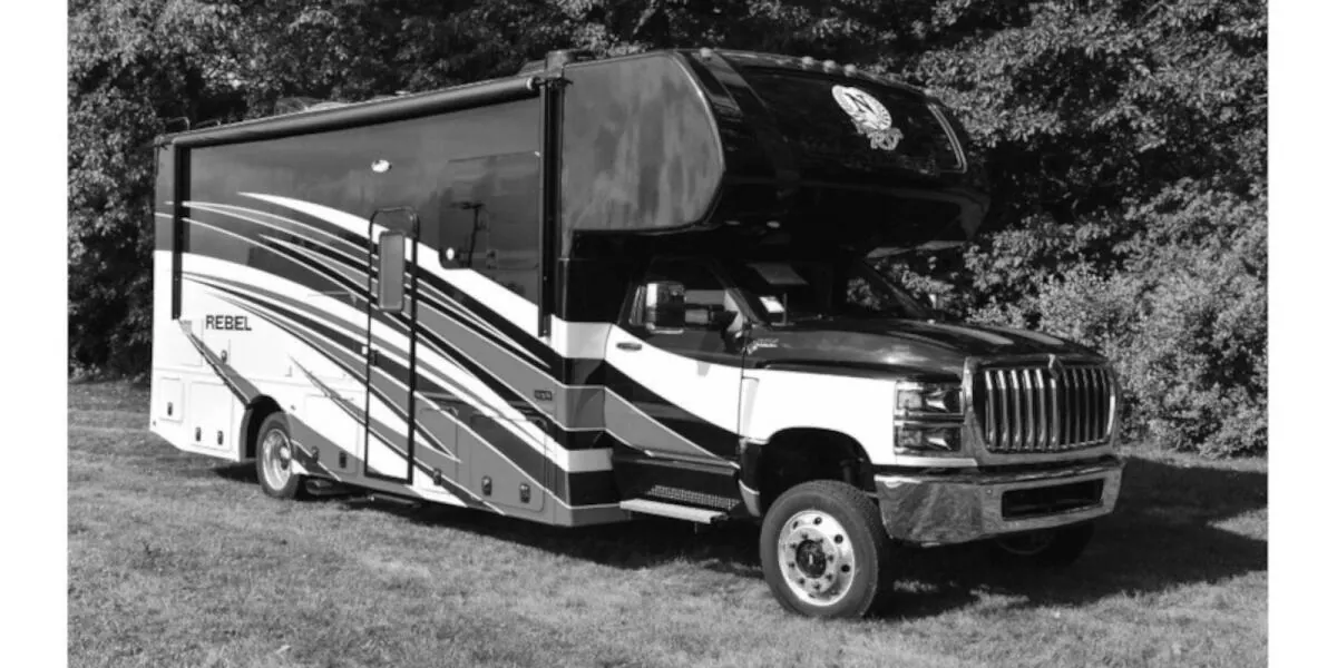 2021 Nexus Rebel 30R - Photo 3