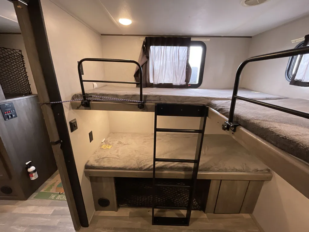 2021 Forest River Vibe 28BH, Photos photo 18