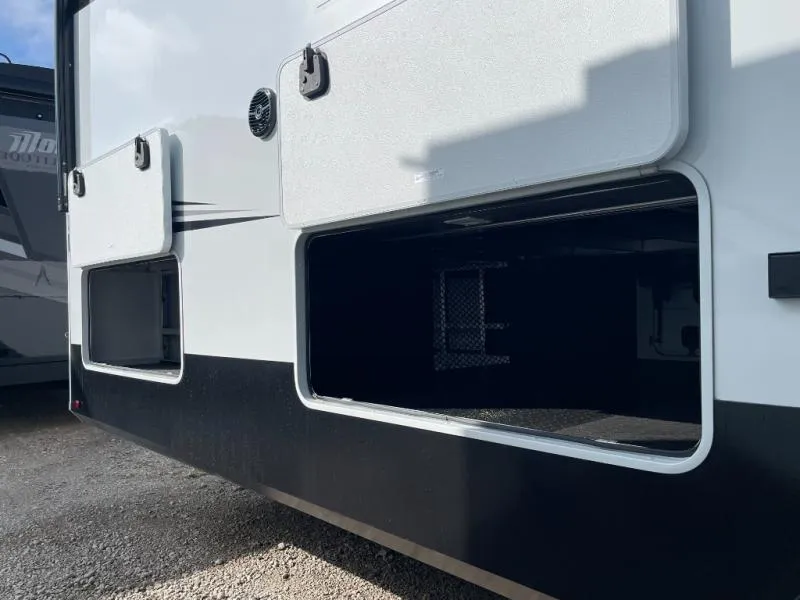2026 Grand Design Solitude 380FL - Photo 4