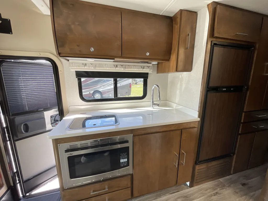 2019 Tiffin Wayfarer 25 QW, Photos photo 11