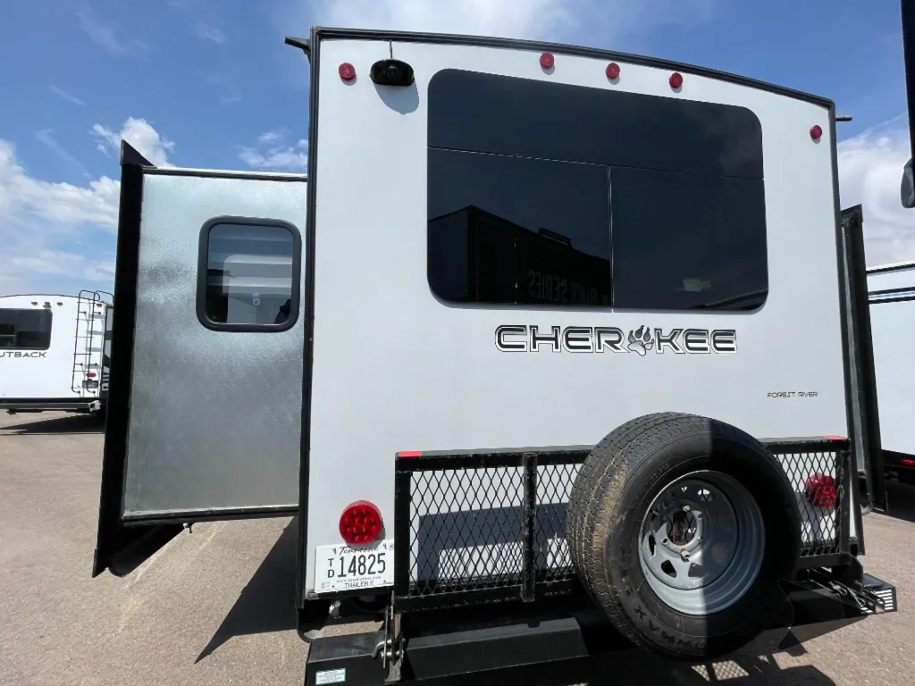 2021 Forest River Cherokee 306MM, Photos photo 10