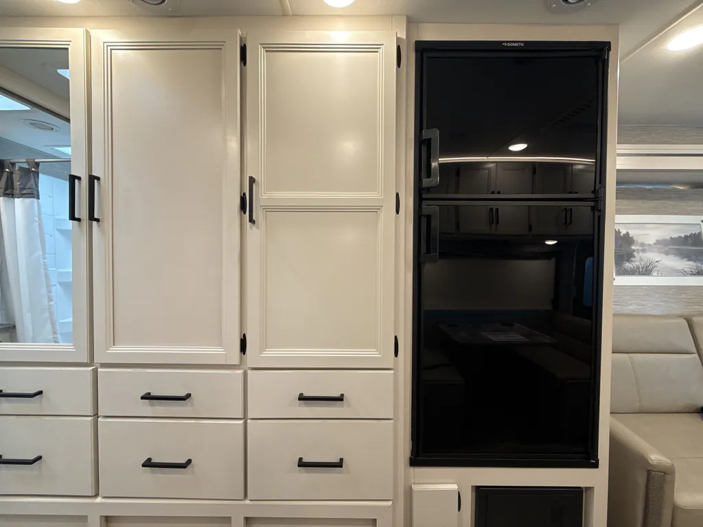 2023 Thor Motor Coach Vegas 24.3, Photos photo 8