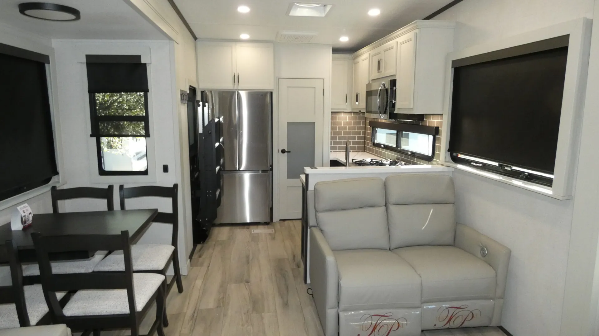 2026 Keystone Alpine 3910RK - Photo 3