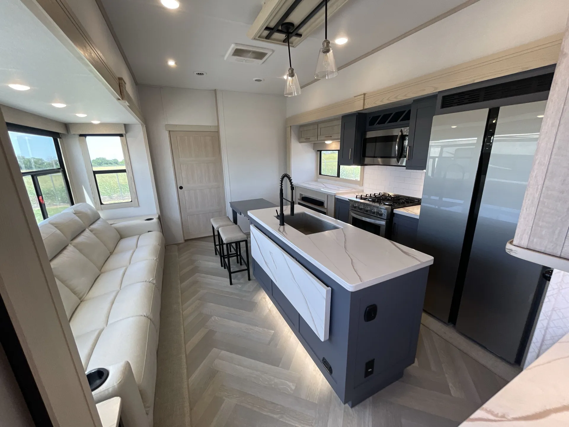 2025 Prime Time Sanibel 3952FBWB — living area main