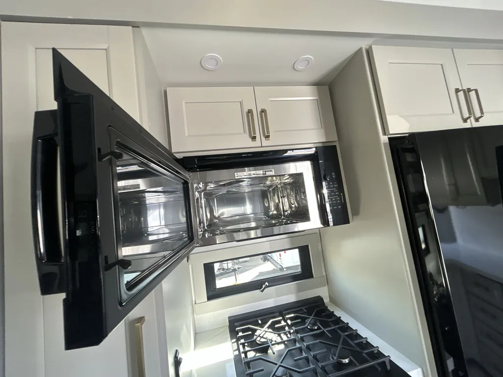 2025 Brinkley Model G 4000, Photos photo 17