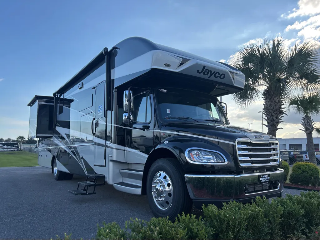 2026 Jayco Seneca 37K - Photo 2