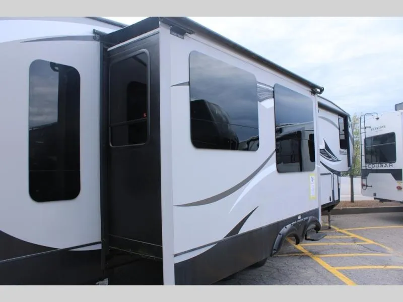 2014 Keystone RV Montana High Country 353RL - Photo 4