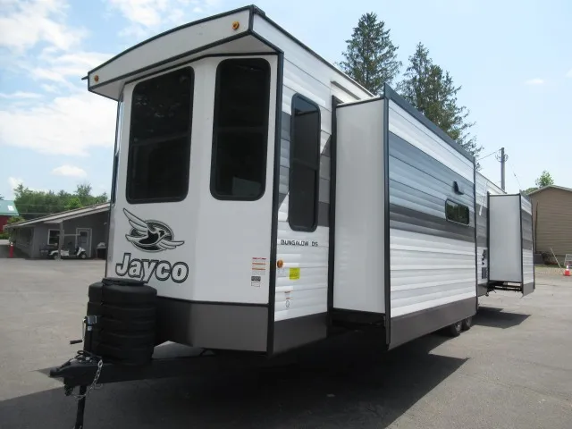 2026 Jayco Jay Flight Bungalow 401FLTS DS - Photo 4