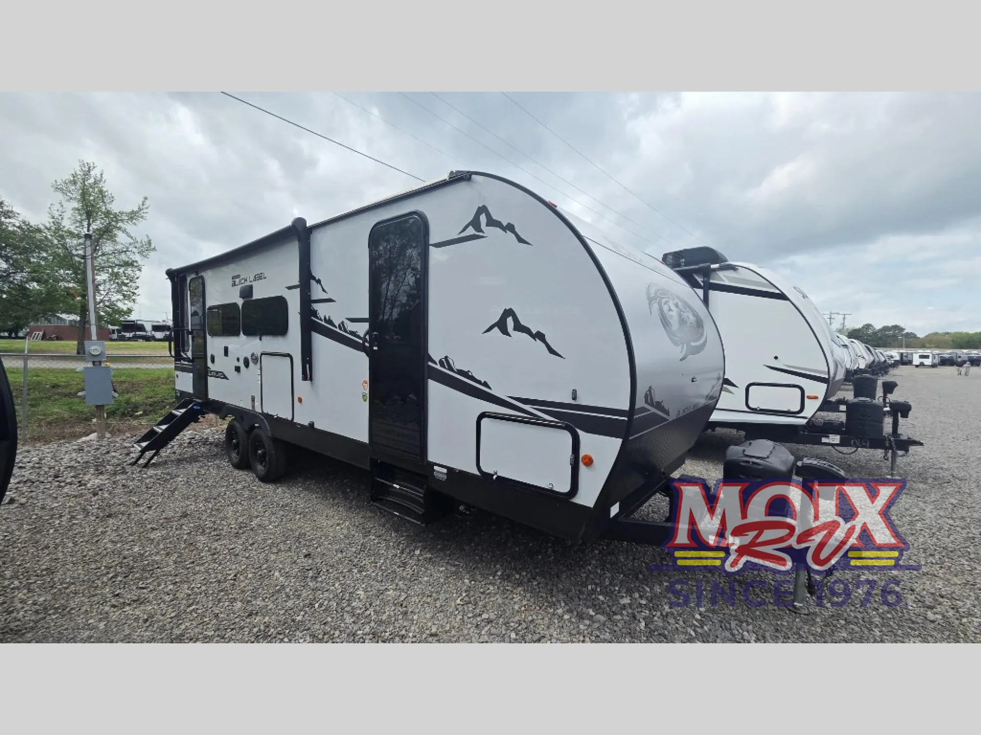 2023 Forest River Cherokee Black Label 243TRBL - Photo 2