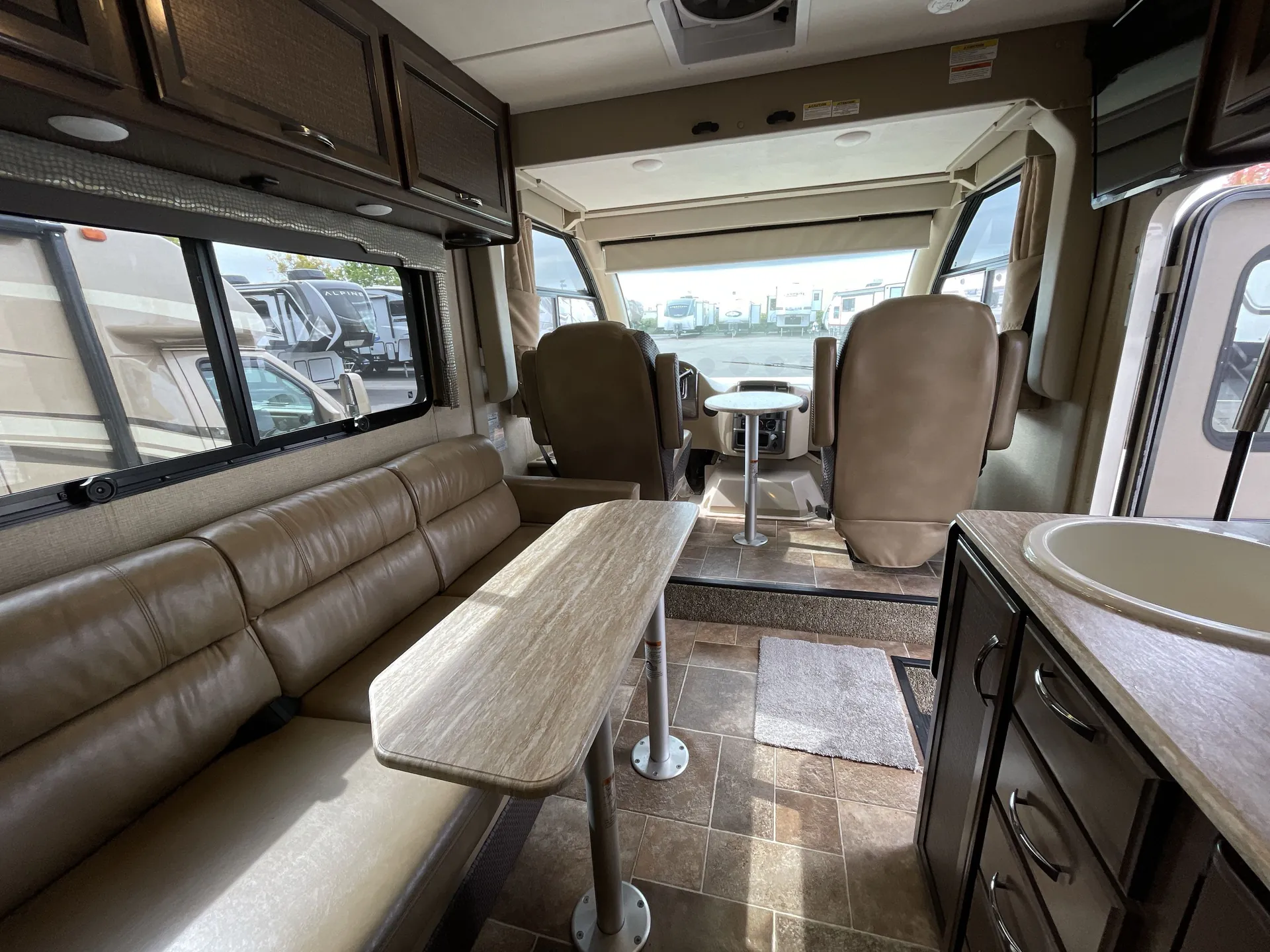 2017 Thor Motor Coach Vegas 252 — living area main