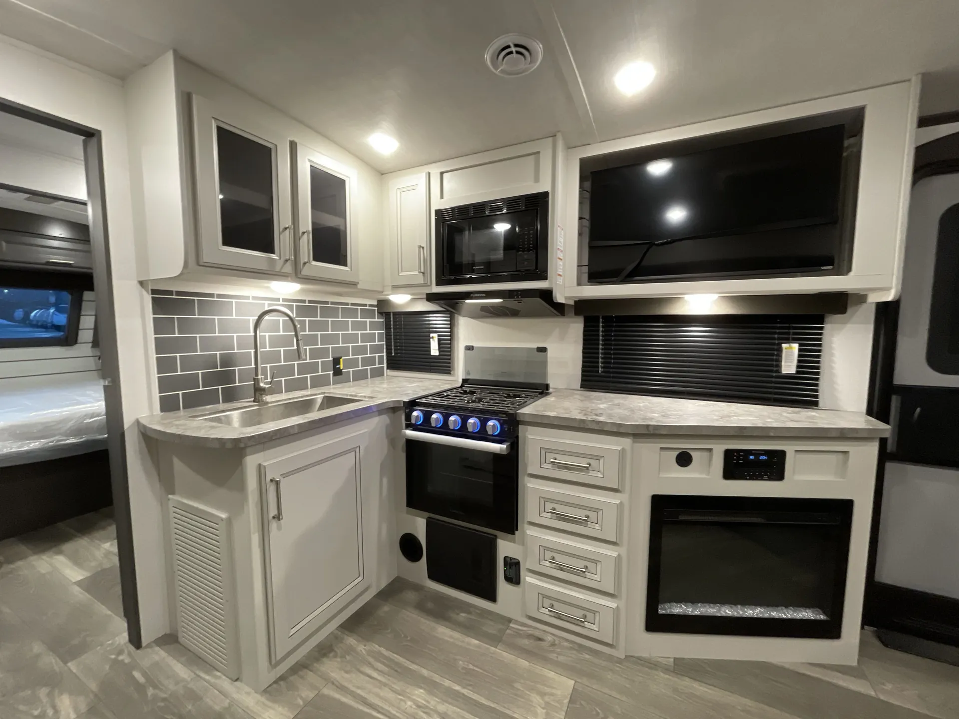 2024 Keystone Cougar Half-Ton 30BHSWE — living area main
