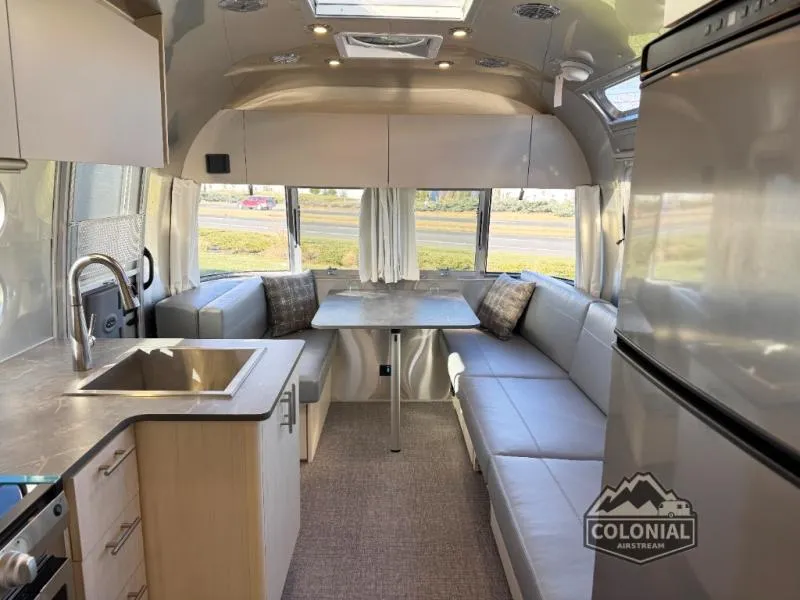 2026 Airstream Flying Cloud 25FB - Photo 3