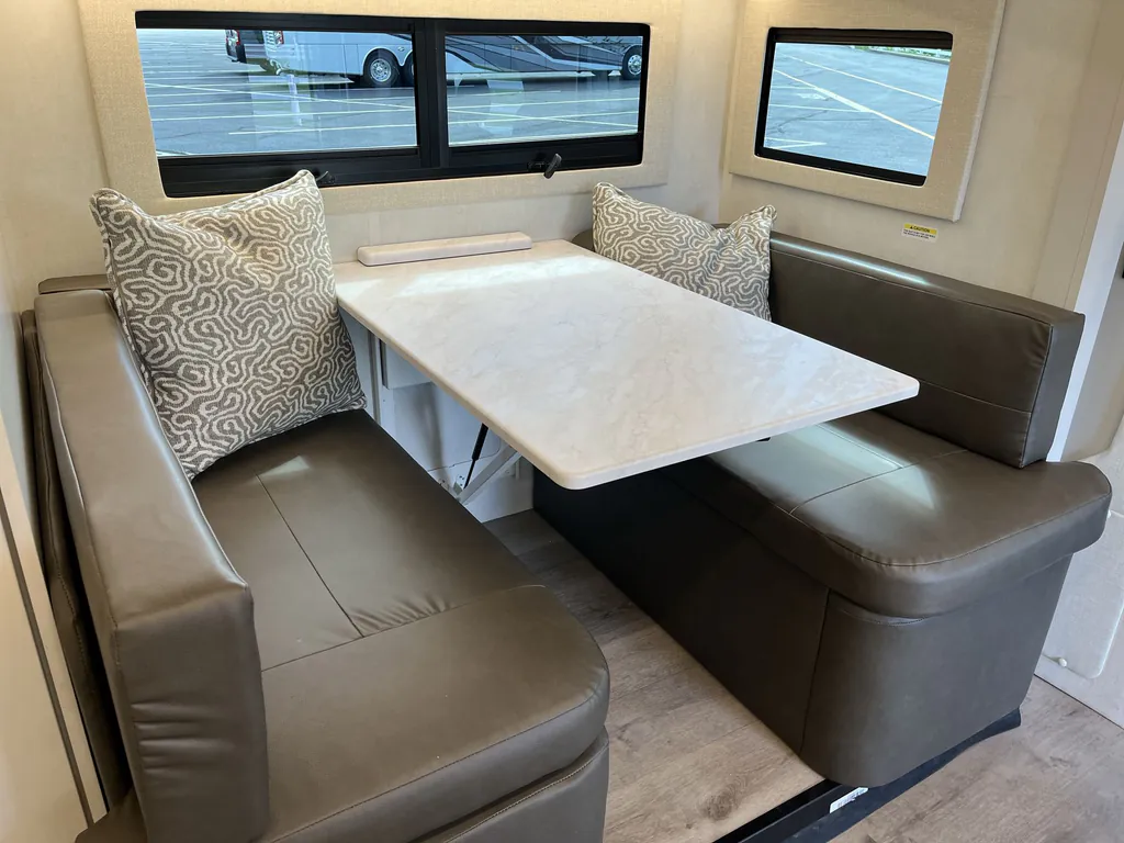 2027 Tiffin Wayfarer 25 PW, Photos photo 9