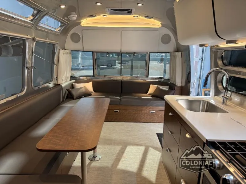 2026 Airstream Globetrotter 30RB - Photo 3