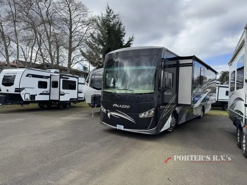 2017 Thor Motor Coach Palazzo 33.2 - Photo 2